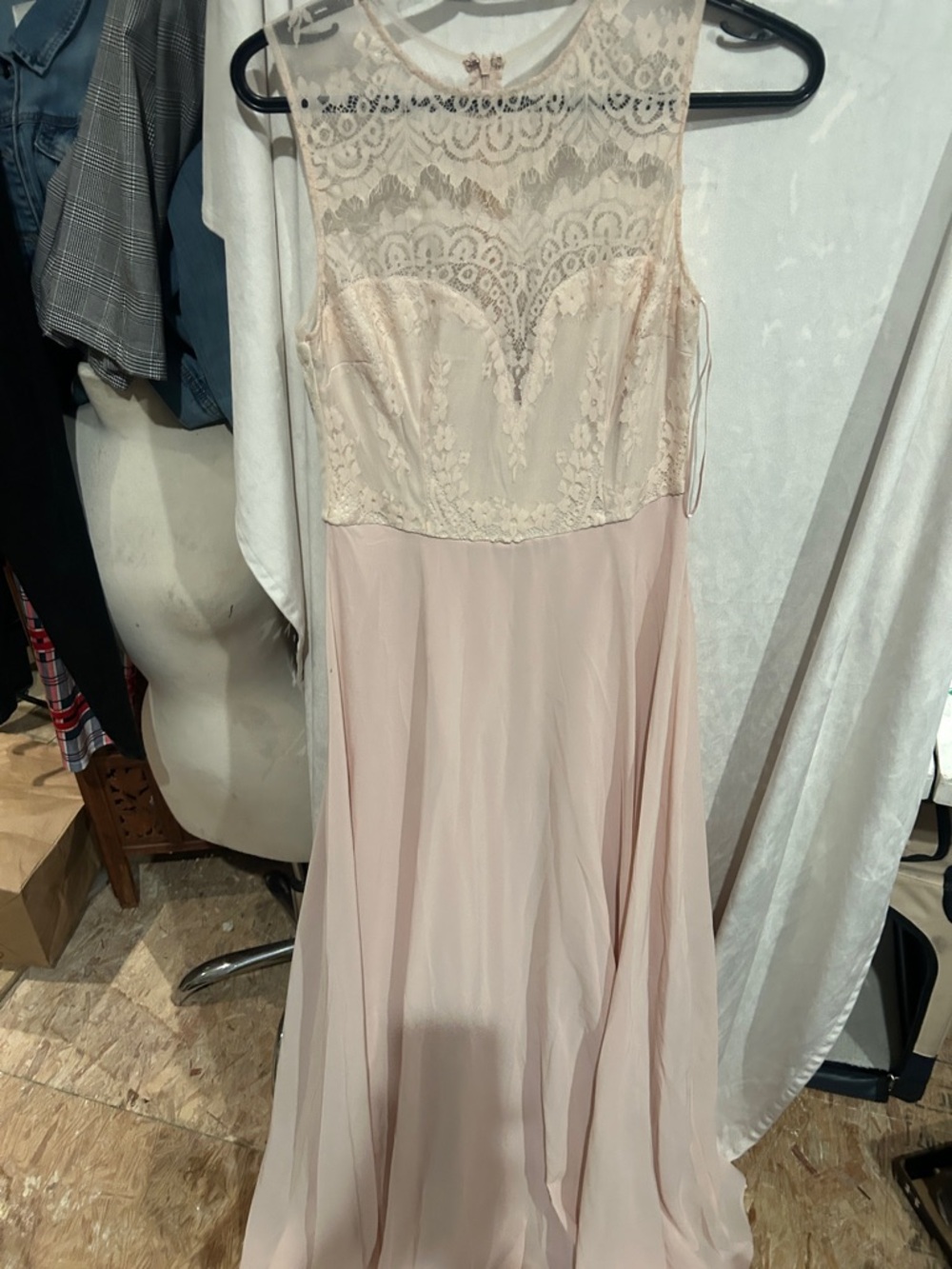 Lace Bodice Chiffon Maxi Dress in Blush Pink